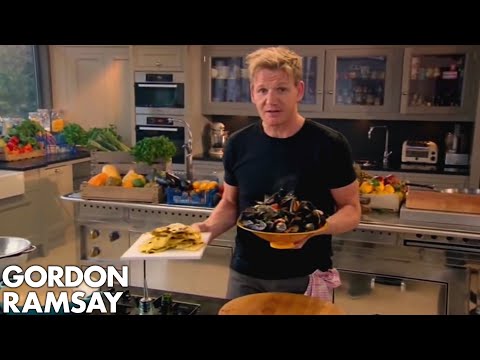 Steamed Mussels with Saffron Flatbread | Fast Food with Gordon Ramsay - UCIEv3lZ_tNXHzL3ox-_uUGQ