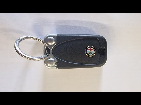 Come si sostituisce la batteria della chiave di una Alfa Romeo 159