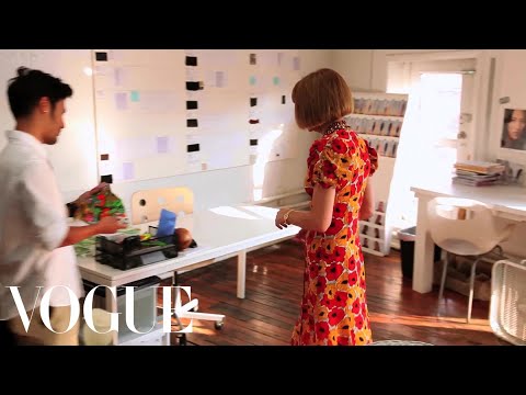 Studio visits by judges Anna Wintour, Diane von Furstenberg &More –CFDA/Vogue Fashion Fund–Vogue - UCRXiA3h1no_PFkb1JCP0yMA