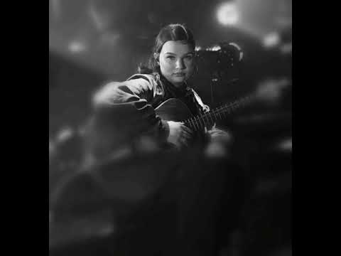 "Lola Young "Pick me Up"(Chilled out Edit) {Lola Young @ Home with lola young, Apple ®© music )