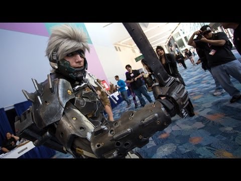 WonderCon 2013: Metal Gear Solid's Raiden Cosplay - UCiDJtJKMICpb9B1qf7qjEOA