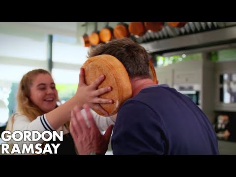 Gordon Ramsay Helps Matilda Cook A Giant Burger - UCIEv3lZ_tNXHzL3ox-_uUGQ