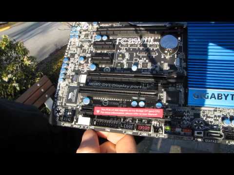 Gigabyte Z77X-UD5H Z77 Ivy Bridge Motherboard Unboxing & First Look Linus Tech Tips - UCXuqSBlHAE6Xw-yeJA0Tunw