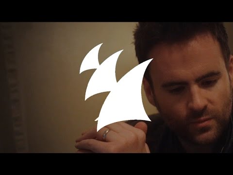 Gareth Emery feat. Bo Bruce - U (W&W Remix) [Taken from 'Drive: Refueled'] - UCGZXYc32ri4D0gSLPf2pZXQ