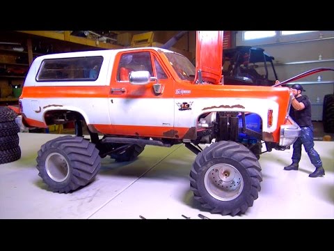 RC ADVENTURES - Working on my '76 Chevy K5 Blazer - What Tire will I Use?! Axle Swap - UCxcjVHL-2o3D6Q9esu05a1Q