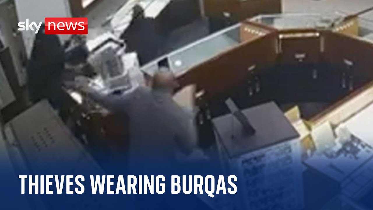 Armed thieves appearing to be wearing burqas steal jewellery in Queensland in Australia