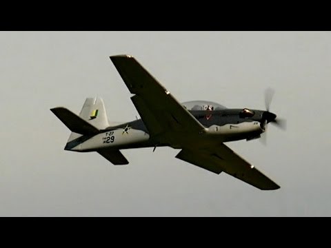 T 27 Tucano & Pilatus PC 90 2,76m 19Kg RC Turboprop Model , JetPower Messe 2014 *HD* - UCH6AYUbtonG7OTskda1_slQ