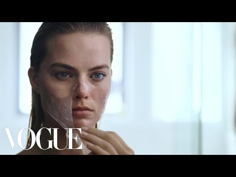 Margot Robbie’s Beauty Routine Is Psychotically Perfect | Vogue - UCRXiA3h1no_PFkb1JCP0yMA