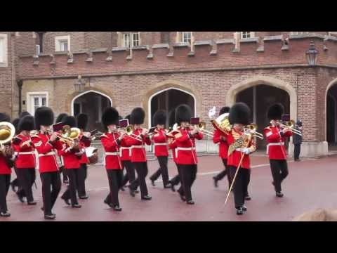 London arrive   bus tour Tower of London boat on Thames morning walk - UCvW8JzztV3k3W8tohjSNRlw