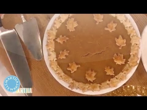 Homemade Pumpkin Pie with Betty White | Thanksgiving Recipes | Martha Stewart - UC6JBm9OAkpI6NUBV_NsLxTA