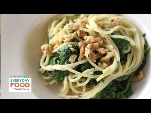 Lemony Pasta with Goat Cheese and Spinach | Everyday Food with Sarah Carey - UCl0kP-Cfe-GGic7Ilnk-u_Q