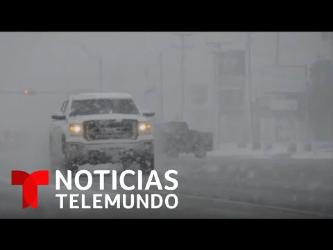 Una tormenta invernal provoca serios daños en Texas | Noticias Telemundo