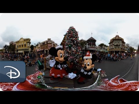 360 Video: A Christmas Fantasy Parade | Disneyland Resort - UC1xwwLwm6WSMbUn_Tp597hQ