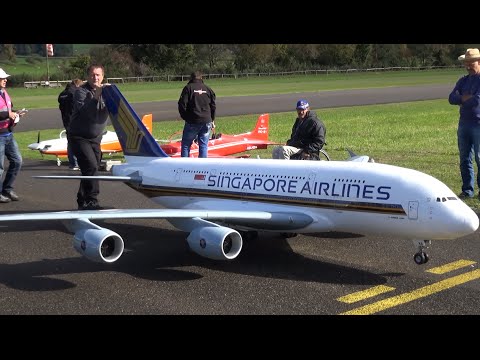 X-Treme R/C Airbus A-380 Lowpass&Overflights Hausen 2015 Switzerland - UCTLEcIaYJEbUEzQc3-ZvruQ