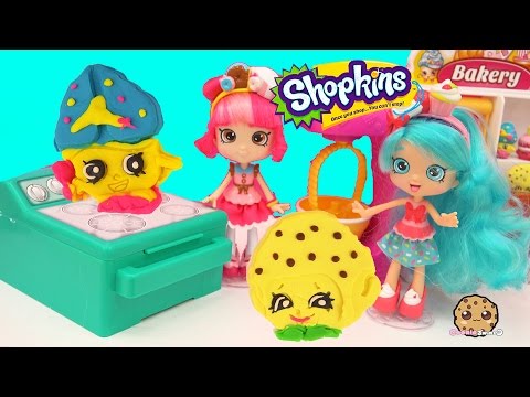 Jessicake & Donatina Shoppies Make Playdoh Shopkins Cookies with Cookie Cutters - Play Video - UCelMeixAOTs2OQAAi9wU8-g