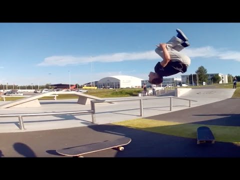 People are Awesome: Kid backflips from one skateboard to another! - UCIJ0lLcABPdYGp7pRMGccAQ