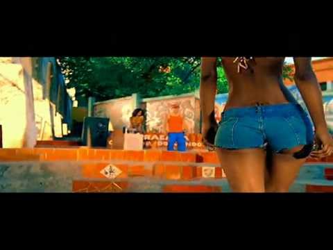 Junior Jack - Es Samba (Official Music Video) - UCnOxaDXBiBXg9Nn9hKWu6aw