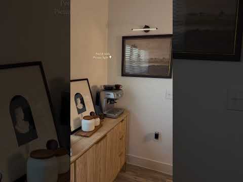 So in love with this renter friendly peel and stick picture frame light 💡 🤍#tiktokshopcreatorpicks