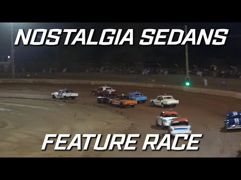 Nostalgia Sedans: Carina Classic - A-Main - Carina Speedway - 04.06.2022 - dirt track racing video image