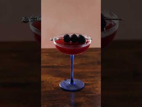 Blackberry Whisky Sour #drink #whisky #cocktail #mixology #youtube