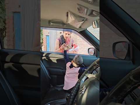 shivanshi ne bhikhari ko paise de diye 😥😲 #shorts #emotional #ytshorts #hearttouching #viralvideo