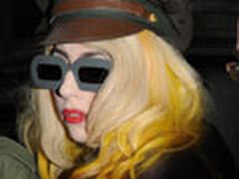 Lady Gaga: On The Tour Bus - UC93DEJOBeet3XXZlJy2uJuA