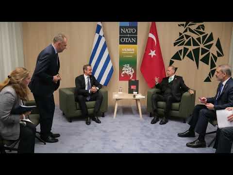 Συνάντηση Μητσοτάκη - Ερντογάν στη Σύνοδο Κορυφής του ΝΑΤΟ | CNN Greece