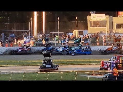Meeanee Speedway - Stockcars Best Pairs - 27/12/21 - dirt track racing video image