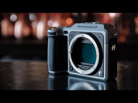 Hasselblad's medium format X1D mirrorless camera - UCddiUEpeqJcYeBxX1IVBKvQ