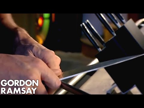 How To Sharpen A Knife - Gordon Ramsay - UCIEv3lZ_tNXHzL3ox-_uUGQ