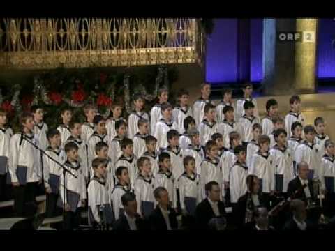 Vienna Boys Choir: Still, Still weil's Kindlein schlafen...