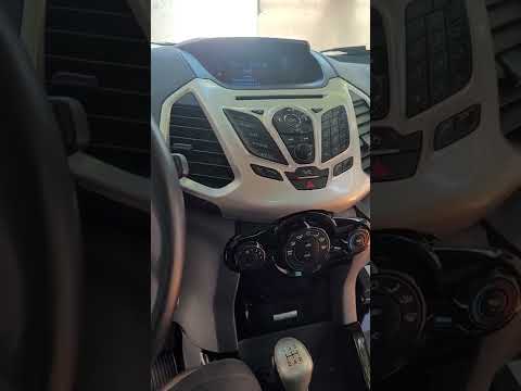 Jak zresetować radio samochodowe w Fordzie EcoSport?