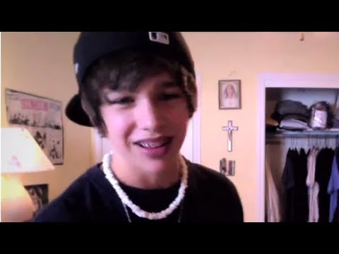 With You Chris Brown cover - 14 yr old Austin Mahone with lyrics