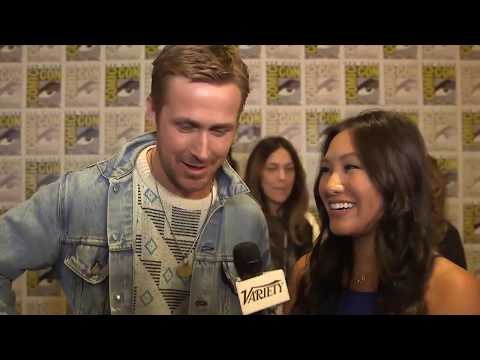 Harrison Ford pushes Ryan Gosling - Blade Runner 2049 - Comic Con 2017- Full Interview - UCgRQHK8Ttr1j9xCEpCAlgbQ