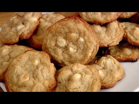 White Chocolate Macadamia Nut Cookies - Laura in the Kitchen Episode 170 - UCNbngWUqL2eqRw12yAwcICg