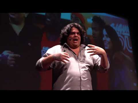 Como quebrar estrenando una película nos ayudó a redefinir el éxito. | Ernesto Yitux | TEDxPeñas