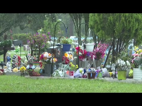 'Disturbing' thefts at Evergreen Cemetery in Okeechobee