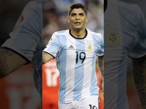 ¿Como es compartir el plantel con grandes figuras?#newells #banega #newellsoldboys #futbolargentino
