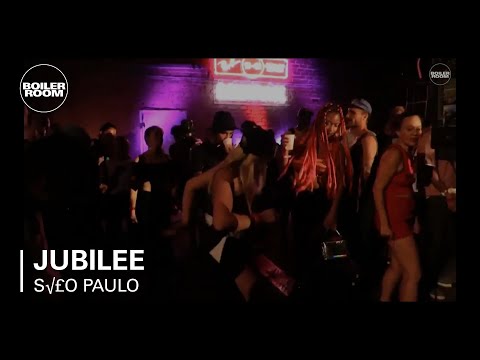 Jubilee Ray-Ban x Boiler Room 020 Unplug DJ Set - UCGBpxWJr9FNOcFYA5GkKrMg