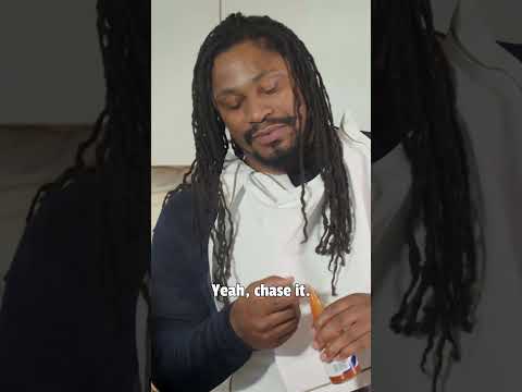 Marshawn Lynch's trick for tasting hot sauce 👀
