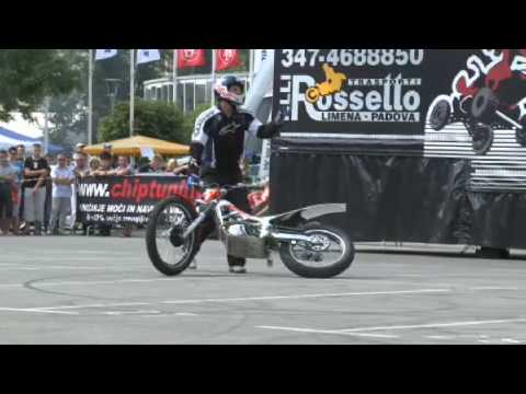 Street Bike Stunt Demo in Eastern Europe - UCblfuW_4rakIf2h6aqANefA