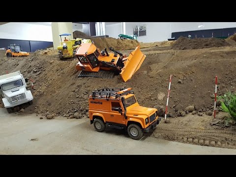 RC Dozer Komatsu D65WX stuck at the landfill. Rescue Mission - UC4RjrGuDkWbGMNyznRrE-GQ