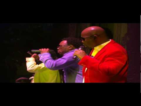 Naturally 7 - Say You Love Me [Live at Madison Square Garden]