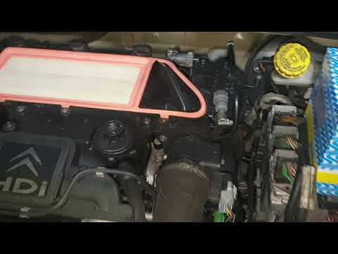 Come sostituire il filtro del gasolio della Citroen C3 del 2005