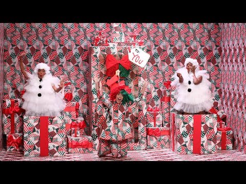 Sia Unwraps a Special Holiday Performance of 'Snowman' - UCp0hYYBW6IMayGgR-WeoCvQ