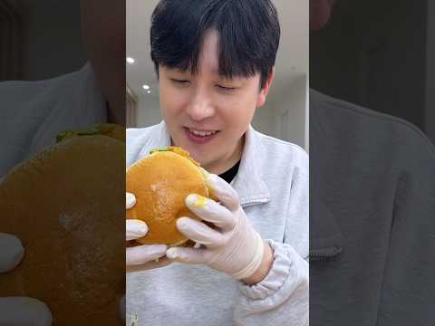 <strong>KFC</strong> Burger MUKBANG🍔 #shorts
