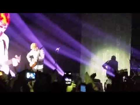 Ed Sheeran - Runaway/Rock your body/Baby one more time - LIVE @Alcatraz, Milano (20/11/2014)