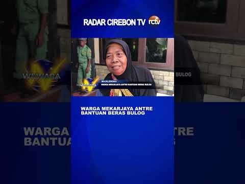 Warga Mekarjaya Antre Bantuan Beras Bulog