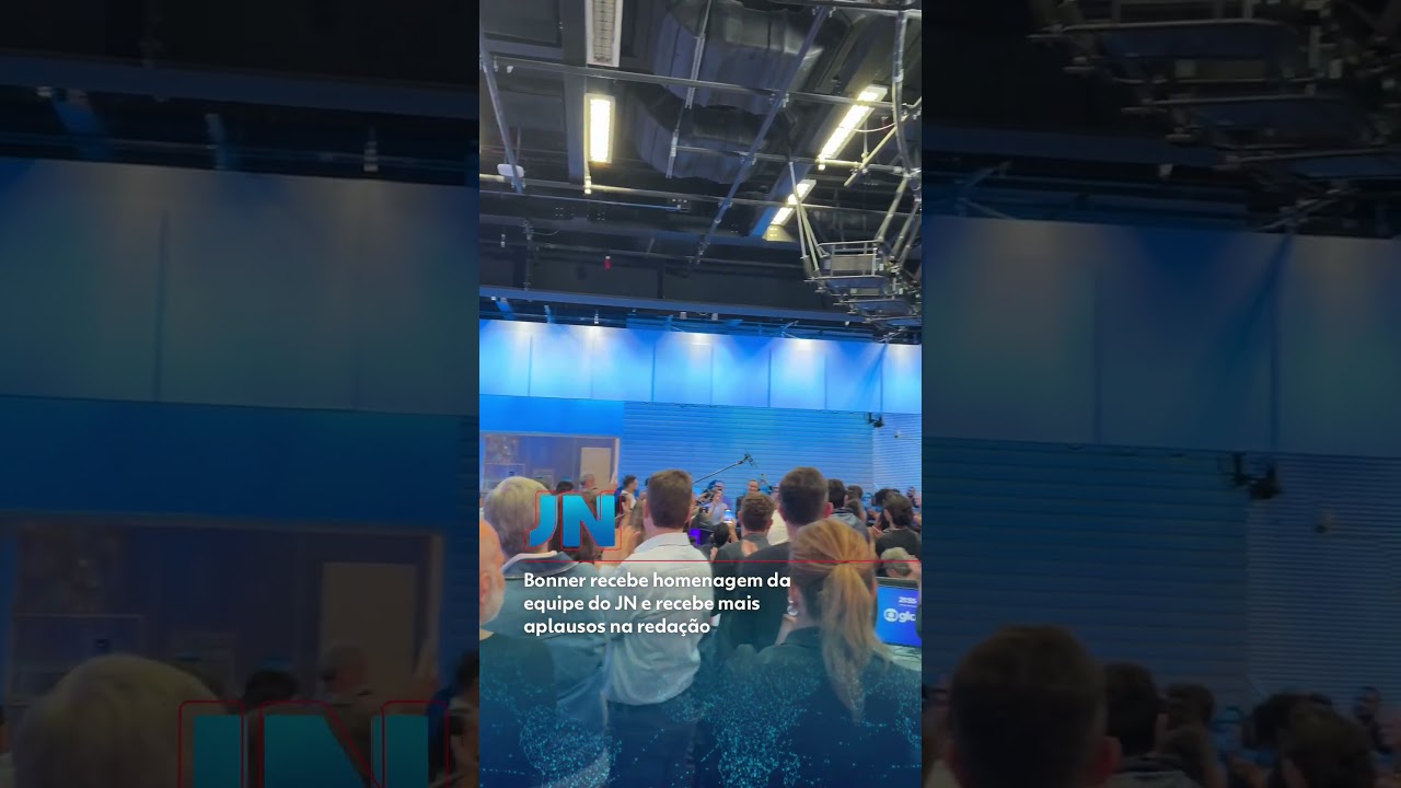 Veja bastidores dos aplausos e abraços de Bonner, Renata e Tralli na redação