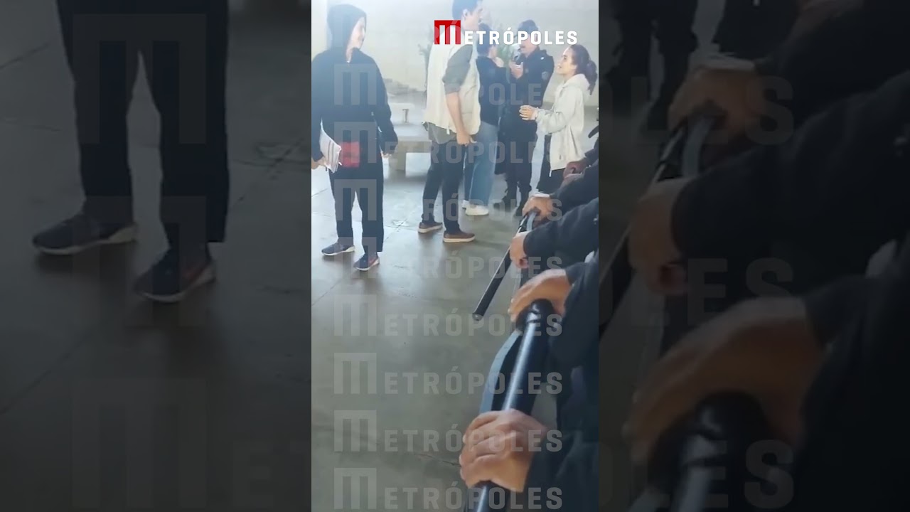 Mel Maia é flagrada algemada Assista